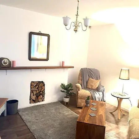 Spacious 3 Bedroom House - Sleeps 5 Manchester Exterior photo